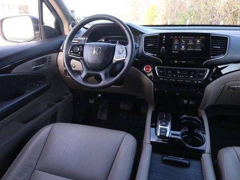Used 2022 Honda Pilot Touring image 24