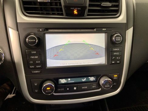 Used 2017 Nissan Altima 2.5 SL w/ 2.5 Technology Package image 3
