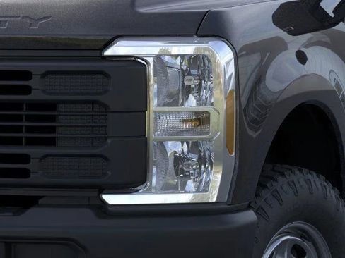 New 2026 Ford F250 XL w/ 360-Degree Camera Package image 18