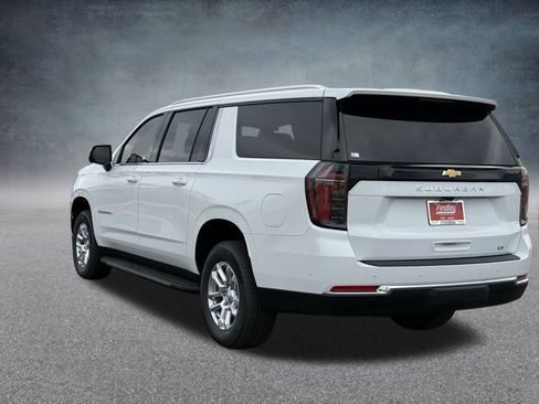 New 2026 Chevrolet Suburban LT image 5
