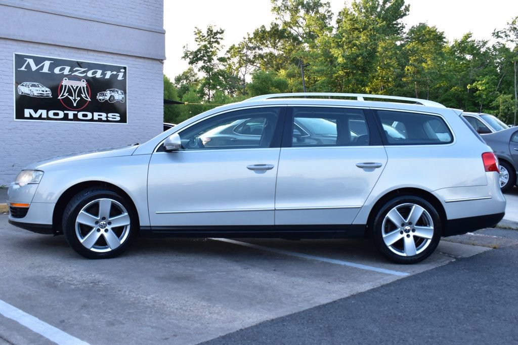 Used 2009 Volkswagen Passat Komfort FWD image 3