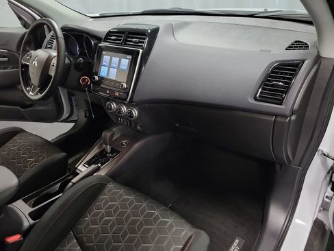 Used 2025 Mitsubishi Outlander Sport LE AWD/4WD image 23