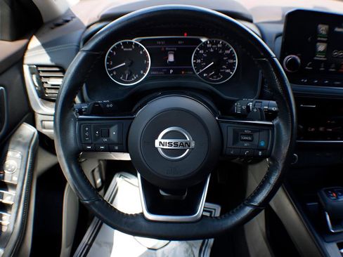 Used 2021 Nissan Rogue SL w/ Premium Package image 17