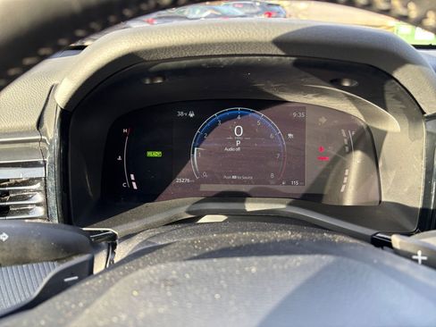 Used 2025 Toyota Camry SE image 38