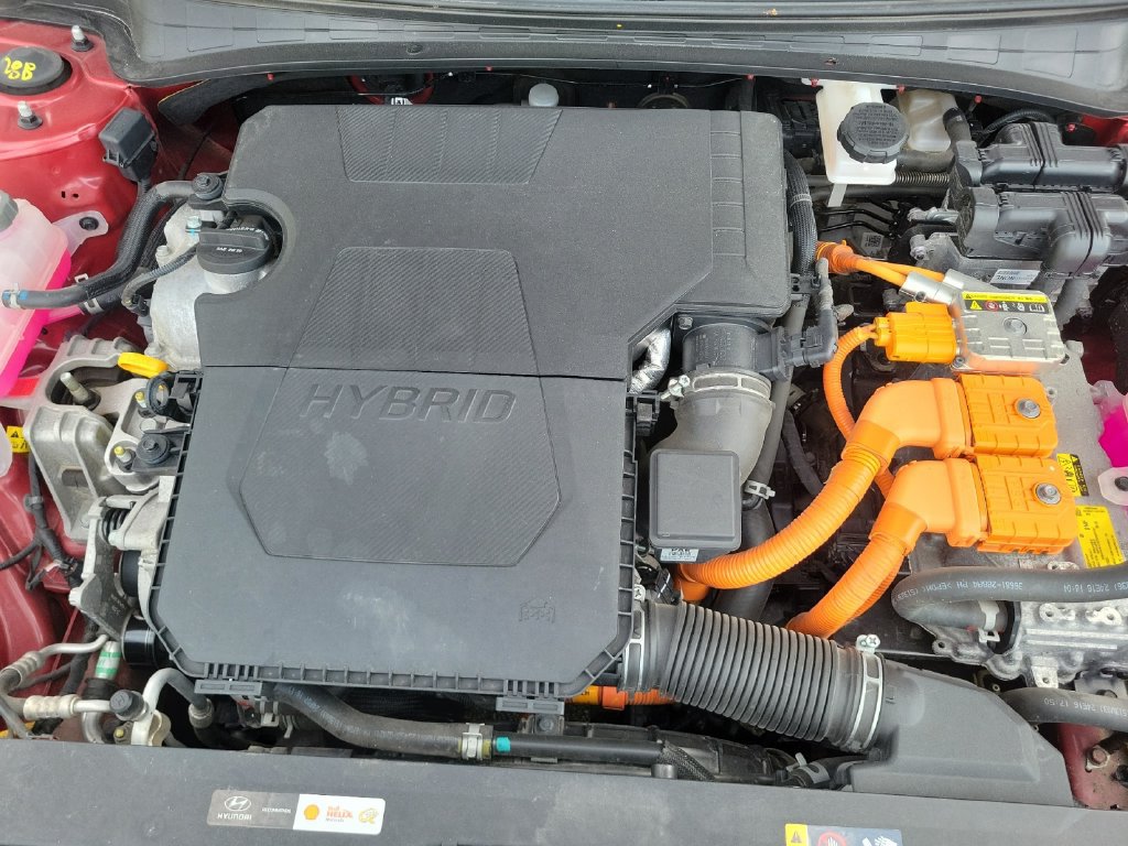 Used 2025 Hyundai Elantra Limited FWD image 28
