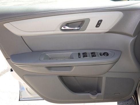 Used 2015 Chevrolet Traverse LT FWD image 18