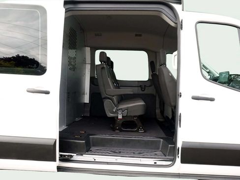 Used 2023 Ford Transit 350 XLT RWD image 12