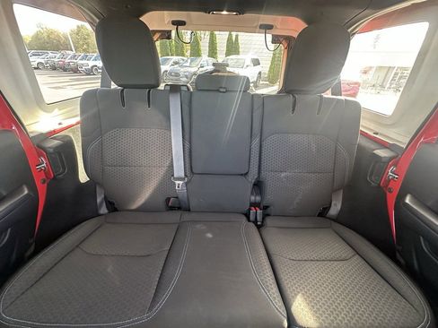 Used 2024 Jeep Wrangler Unlimited Rubicon 4xe image 21