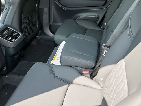 New 2026 Volvo XC90 B6 Plus w/ Protection Package image 19