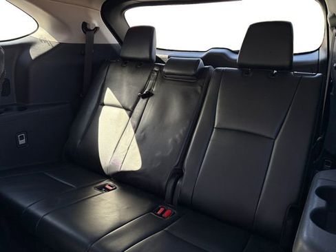 Used 2023 Toyota Highlander XLE AWD/4WD image 21