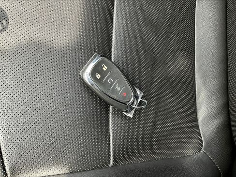 Used 2020 Chevrolet Equinox Premier AWD/4WD image 35