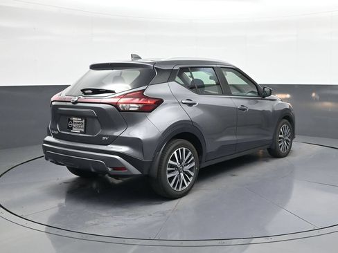 Used 2023 Nissan Kicks SV FWD image 7