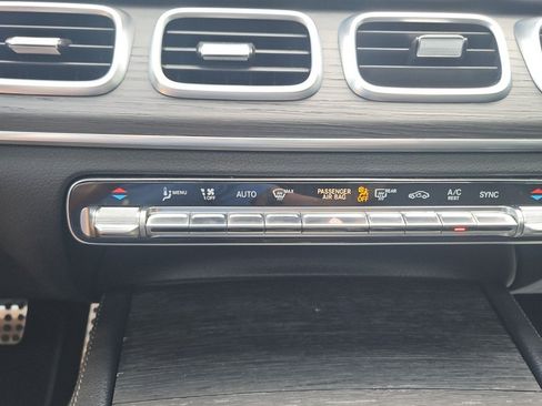 Used 2021 Mercedes-Benz GLS 580 4MATIC image 22