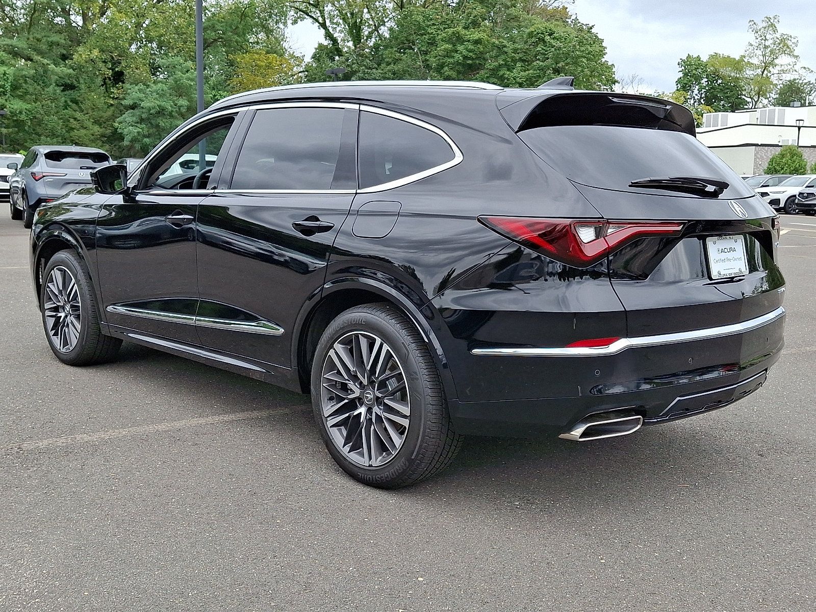 Certified 2025 Acura MDX w/ Advance Package AWD/4WD image 4