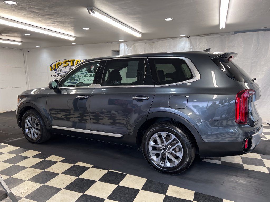 Used 2023 Kia Telluride LX AWD/4WD image 7