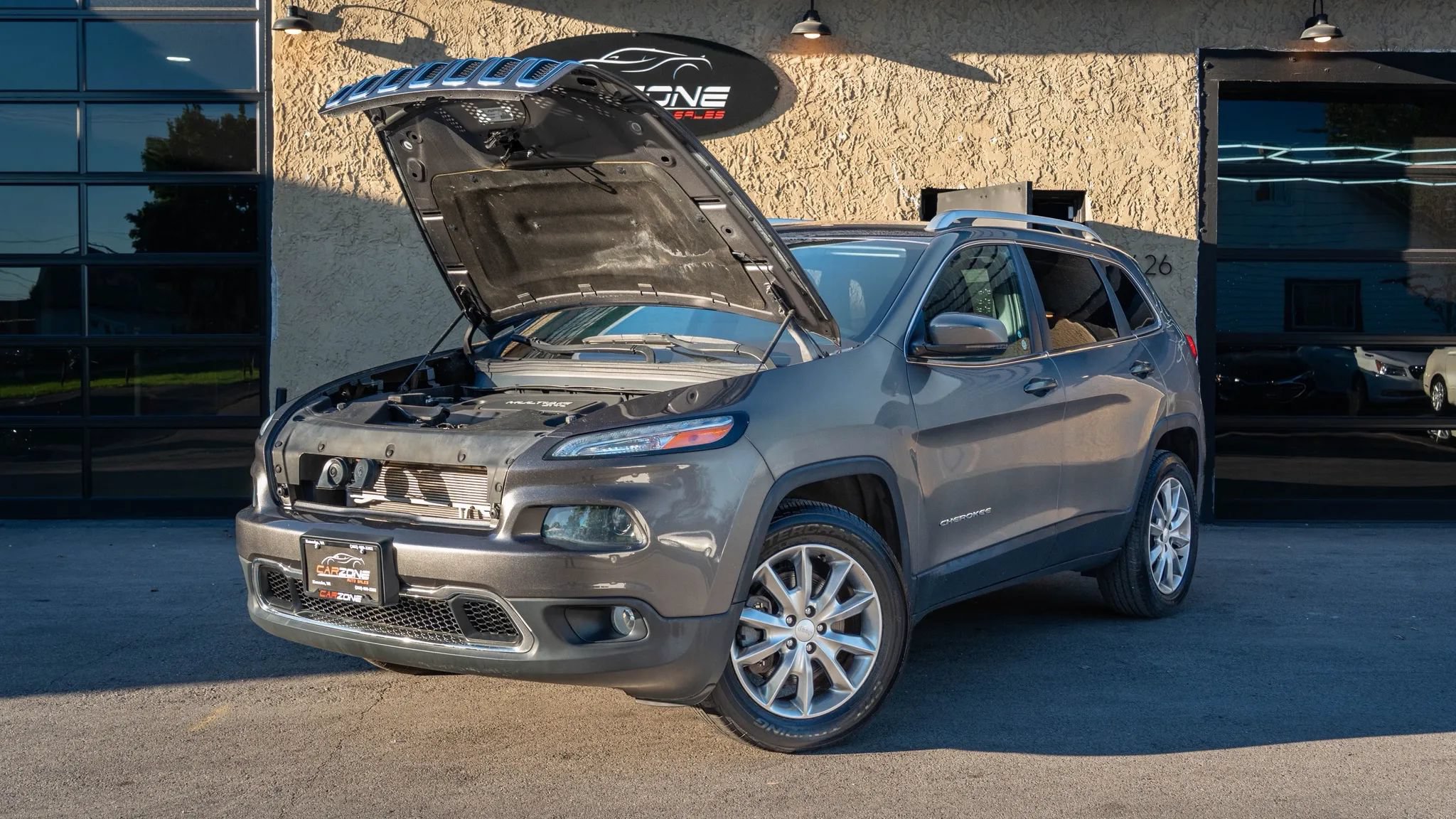 Used 2018 Jeep Cherokee Limited AWD/4WD image 12