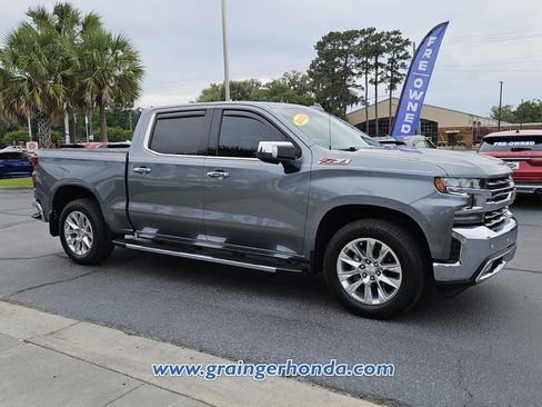 Used 2022 Chevrolet Silverado 1500 LTZ w/ LTZ Convenience Package II AWD/4WD image 7