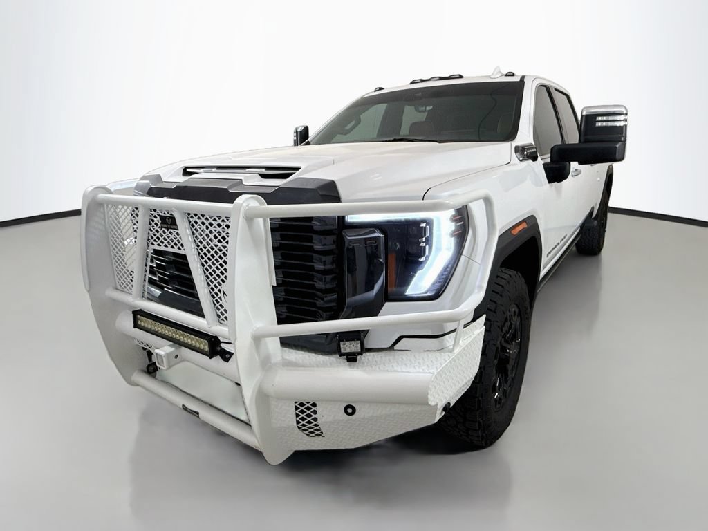 Used 2024 GMC Sierra 3500 Denali Ultimate AWD/4WD image 3