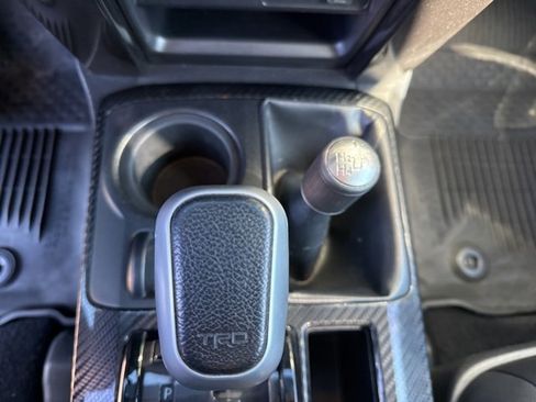 Used 2019 Toyota 4Runner TRD Off-Road Premium image 32