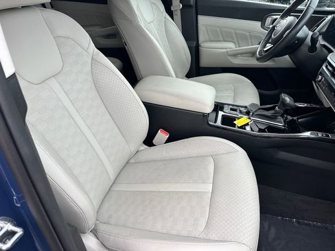 Used 2024 Kia Sorento SX image 13