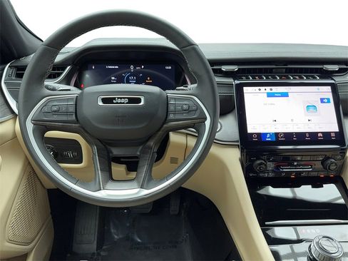 Used 2024 Jeep Grand Cherokee L Limited w/ Black Appearance Package image 16