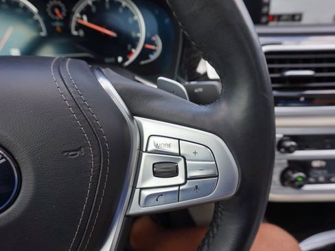 Used 2019 BMW 750i w/ Executive Package image 37