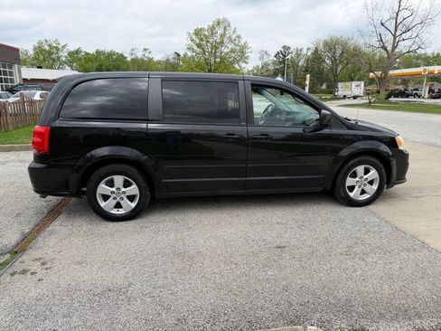 Used 2013 Dodge Grand Caravan SE image 23