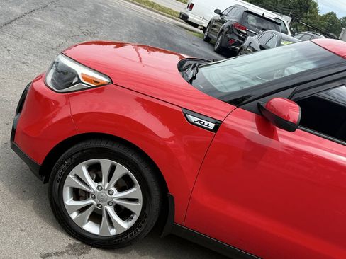 Used 2016 Kia Soul + FWD image 3
