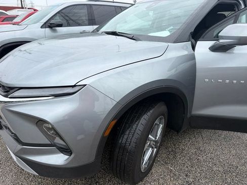 Used 2025 Chevrolet Blazer LT AWD/4WD image 1