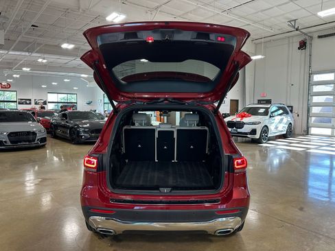 Used 2021 Mercedes-Benz GLB 250 w/ Premium Package image 48