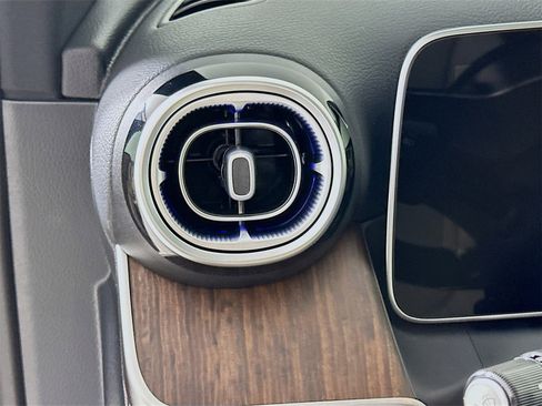 New 2026 Mercedes-Benz GLC 300 4MATIC image 11