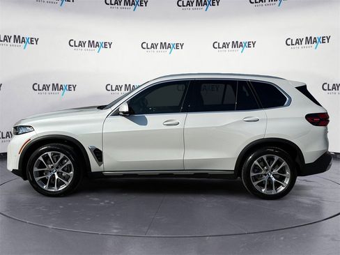 Used 2025 BMW X5 xDrive40i w/ Premium Package image 2
