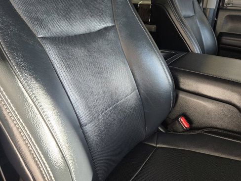 Used 2022 Ford F250 XLT w/ Black Appearance Package image 5