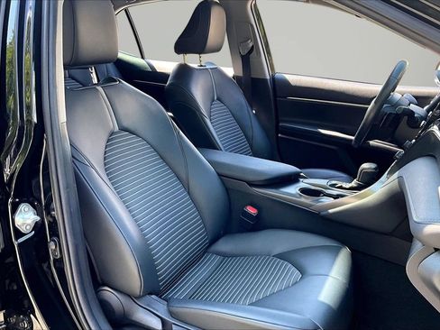 Used 2021 Toyota Camry SE w/ Convenience Package FWD image 22