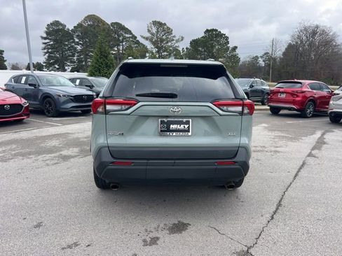 Used 2021 Toyota RAV4 XLE Premium image 6