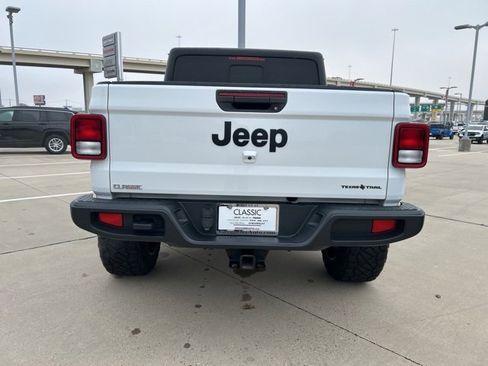 Used 2022 Jeep Gladiator Sport image 7