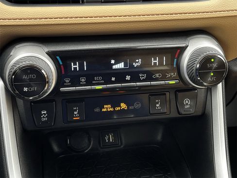 Used 2023 Toyota RAV4 XLE Premium image 18