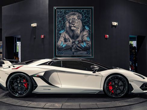 Used 2020 Lamborghini Aventador SVJ AWD/4WD image 5