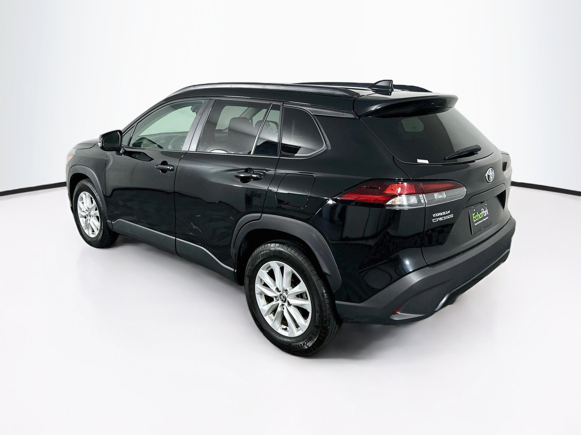 Used 2026 Toyota Corolla Cross LE FWD image 5