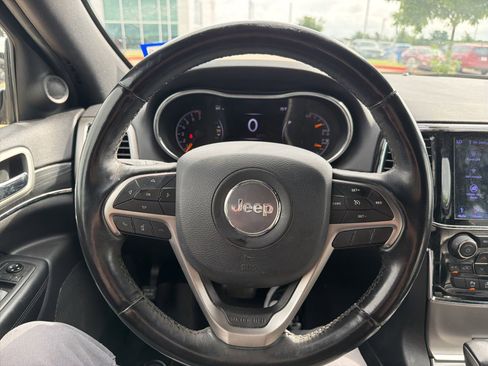 Used 2019 Jeep Grand Cherokee Limited AWD/4WD image 12