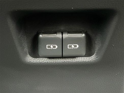 Used 2022 Toyota RAV4 Limited image 27