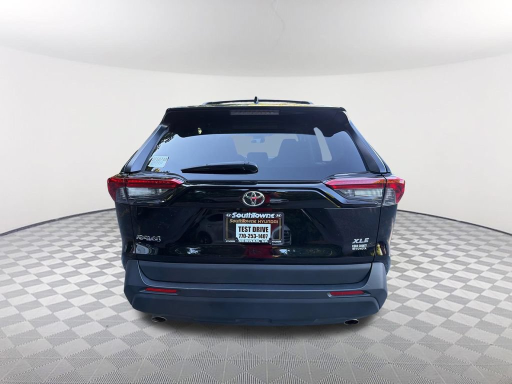 Used 2023 Toyota RAV4 XLE w/ Convenience Package FWD image 6