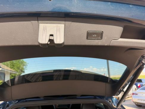 Used 2020 Volkswagen Atlas Cross Sport SE AWD/4WD image 10