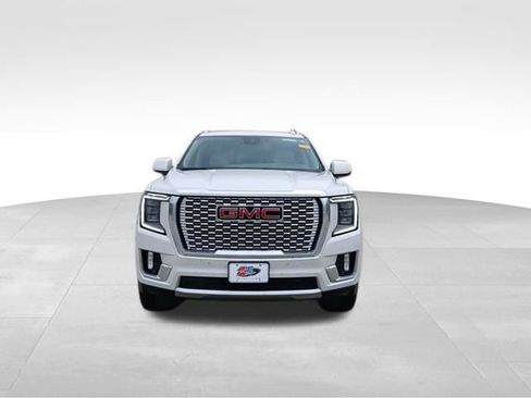 Used 2023 GMC Yukon XL Denali w/ Denali Reserve Package AWD/4WD image 8