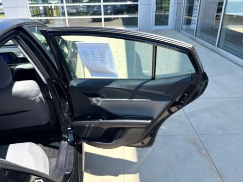 Used 2025 Toyota Camry LE AWD/4WD image 31