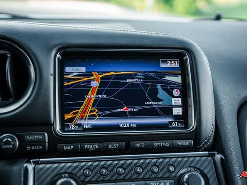 Used 2014 Nissan GT-R Premium image 14