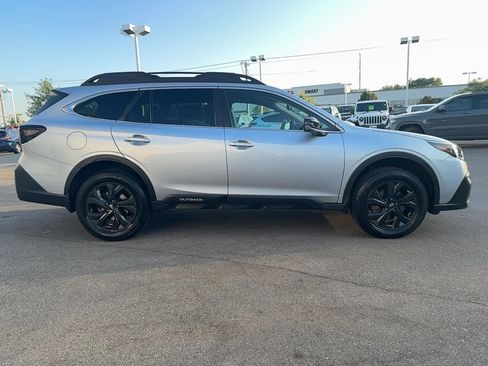 Certified 2022 Subaru Outback Onyx Edition XT w/ Popular Package #2 image 8