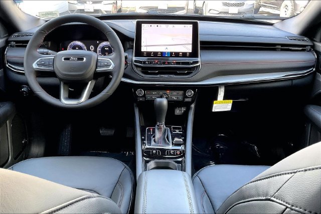 New 2026 Jeep Compass Trailhawk w/ Sun, Sound & Navigation Group AWD/4WD image 4