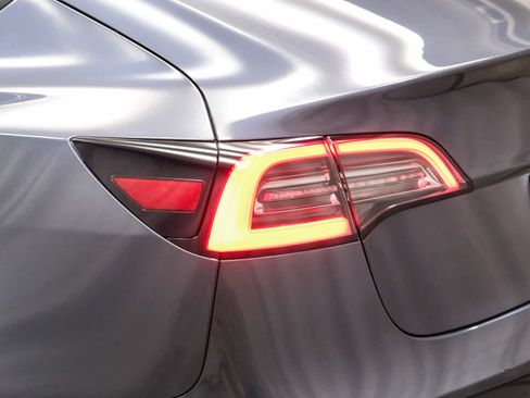 Used 2023 Tesla Model 3 Standard Range RWD image 7