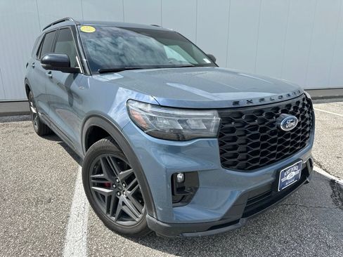 Used 2026 Ford Explorer ST-Line w/ ST-Line Street Pack AWD/4WD image 10
